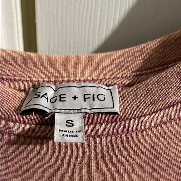 Sage & Fig Star Patterned Pink and Orange Sweatshirt Dress - Picture 2 of 12